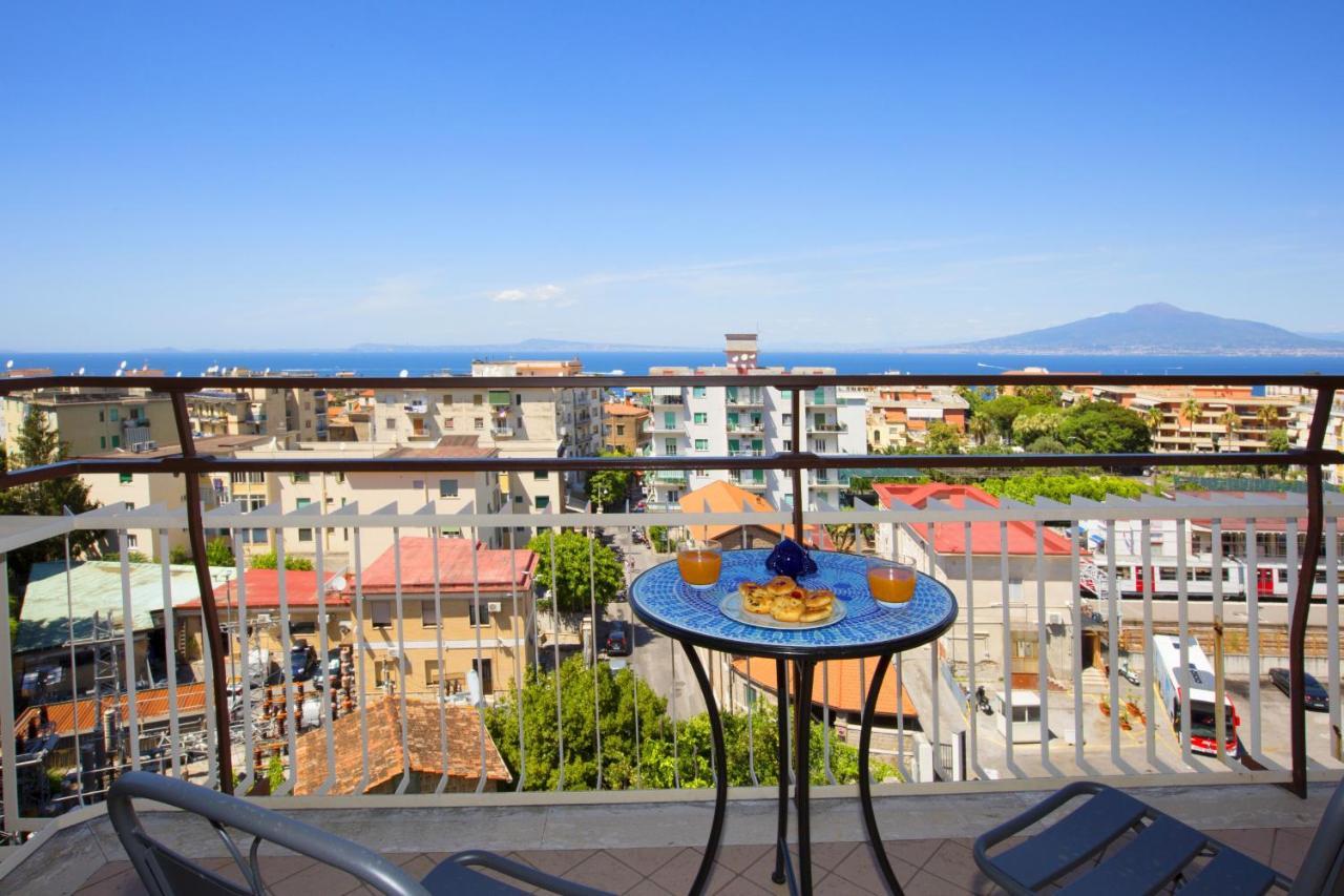 Amore Rentals - Appartamento Cielomare Sorrent Exterior foto