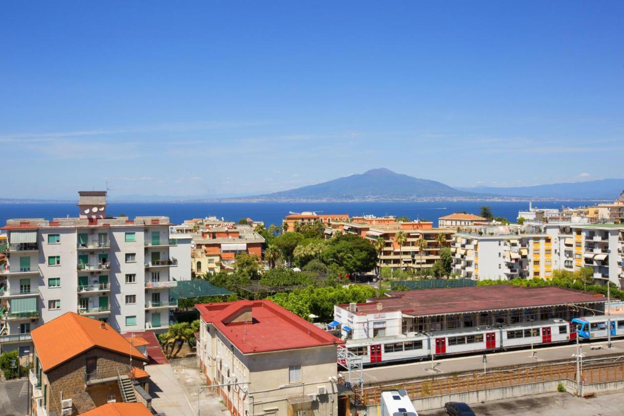 Amore Rentals - Appartamento Cielomare Sorrent Exterior foto